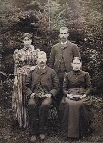 pictures/ALEXANDER & LEAH JESSUP/Leah, Daniel, Joseph, Maria (Baldwin) Hawkins.jpg